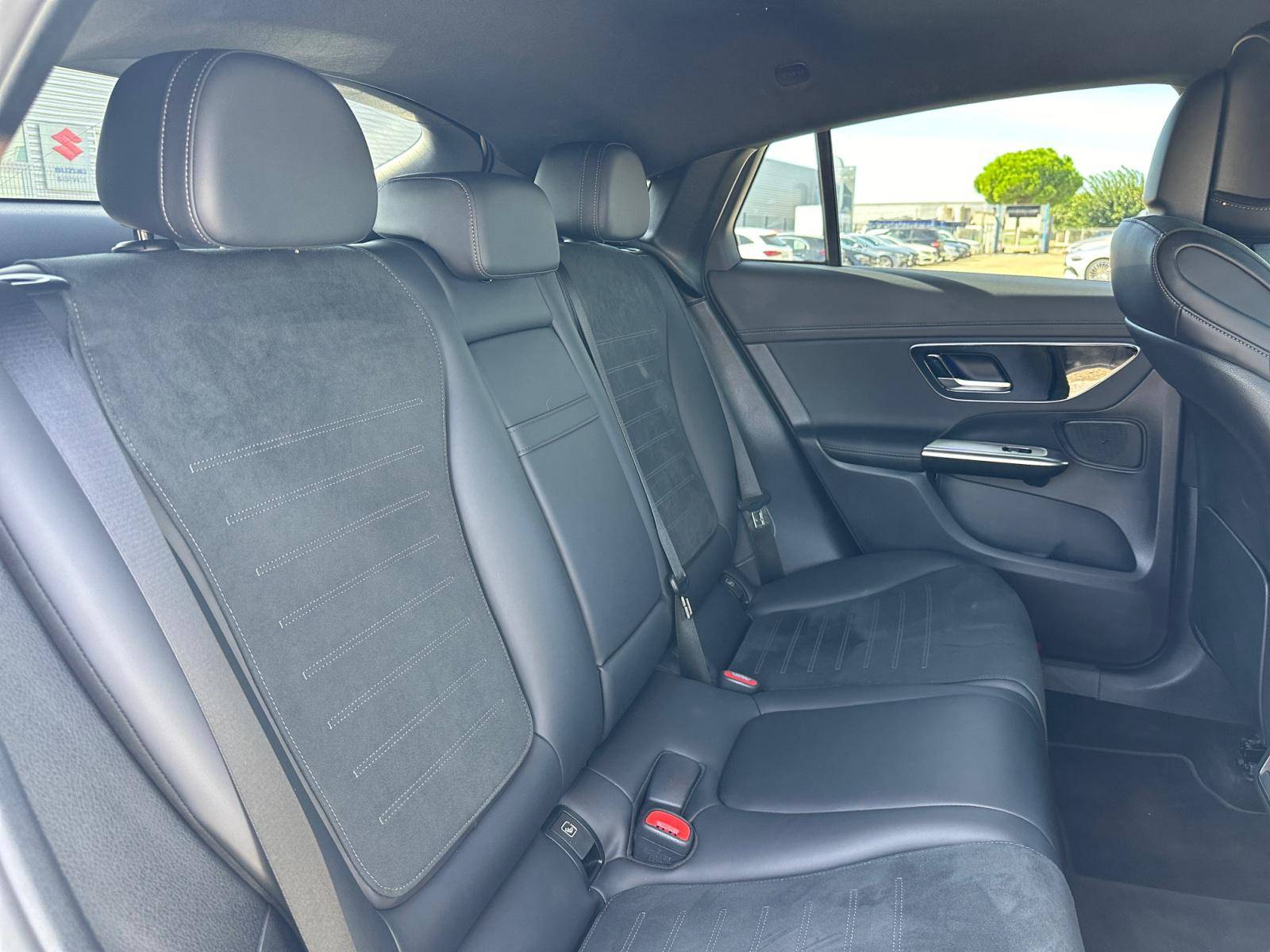 Image Mercedes-Benz GLC COUPÉ GLC 300 e Hybrid EQ 4MATIC Coupé AMG Line  GLC COUPE 300e AMG LINE 4MATIC GLC 300 e Hybrid EQ 4MATIC Coupé AMG Line