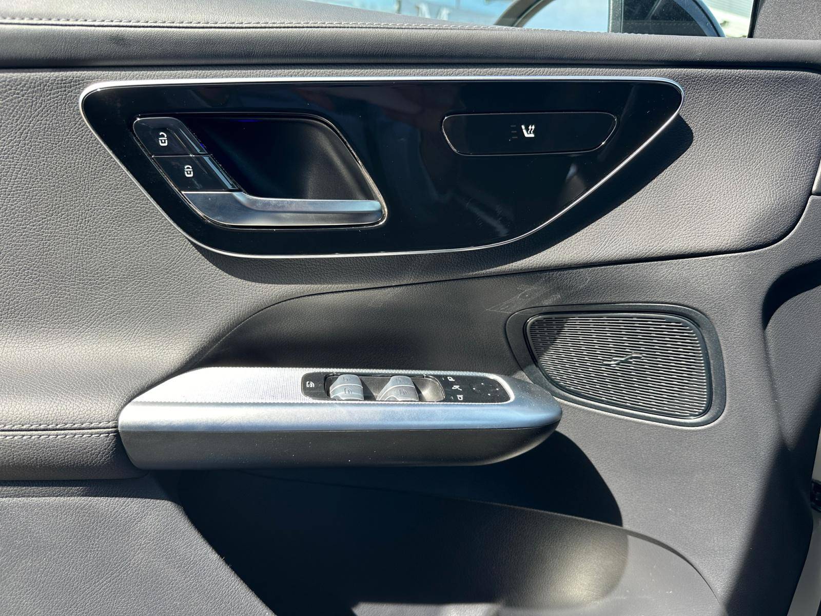 Image Mercedes-Benz GLC COUPÉ GLC 300 e Hybrid EQ 4MATIC Coupé AMG Line  GLC COUPE 300e AMG LINE 4MATIC GLC 300 e Hybrid EQ 4MATIC Coupé AMG Line