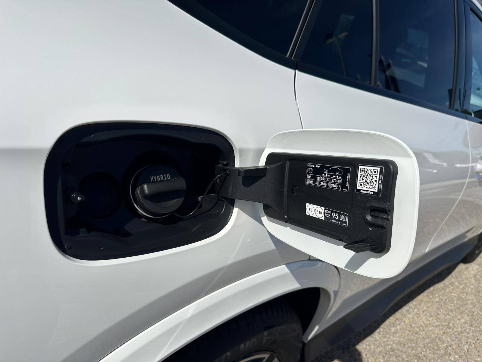 Image Mercedes-Benz GLC COUPÉ GLC 300 e Hybrid EQ 4MATIC Coupé AMG Line  GLC COUPE 300e AMG LINE 4MATIC GLC 300 e Hybrid EQ 4MATIC Coupé AMG Line