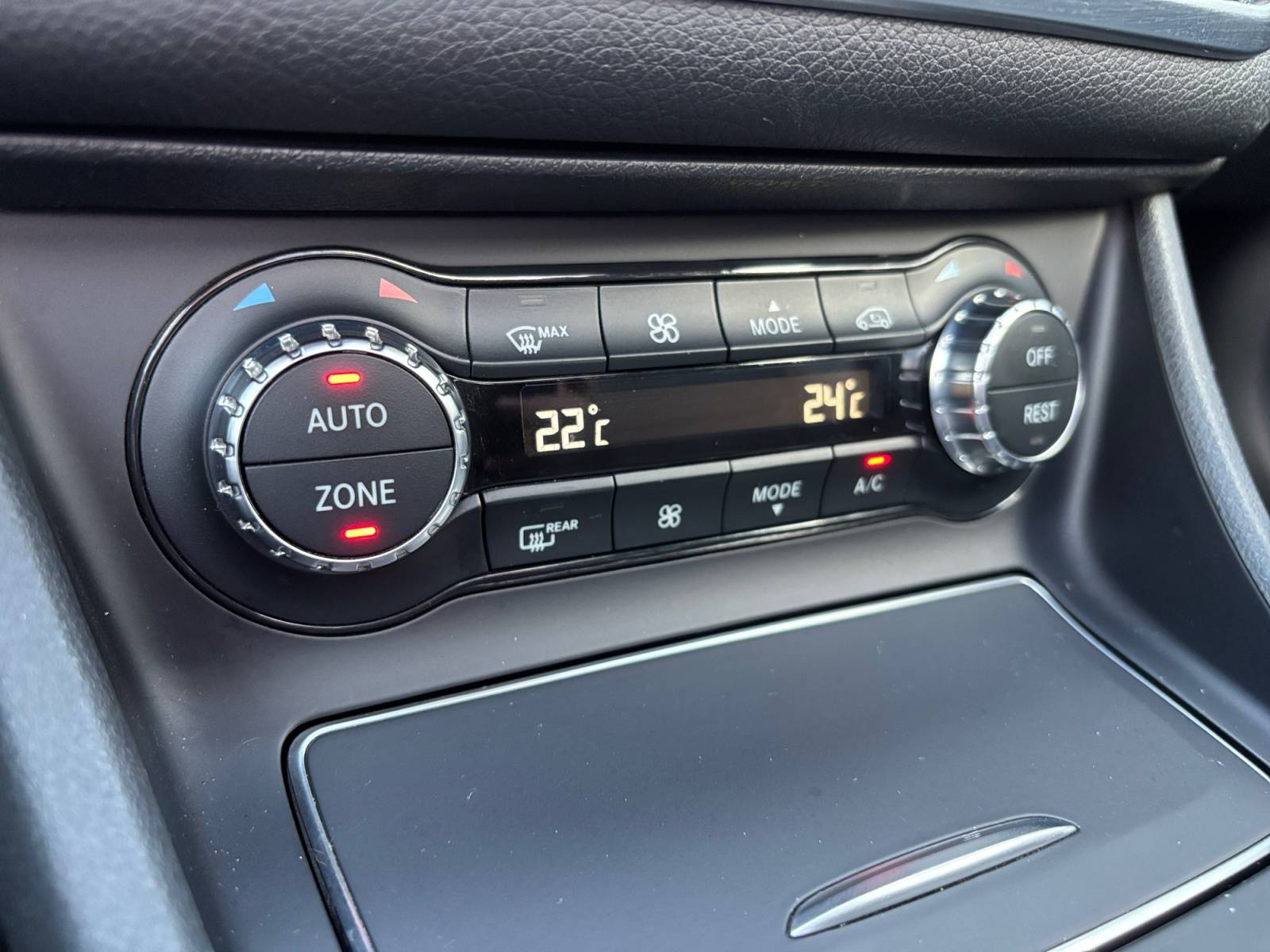 Image Mercedes-Benz CLA SHOOTING BRAKE CLA 200 d SB Fascination  CLA Shooting Brake 200 d Fascination CLA 200 d SB Fascination