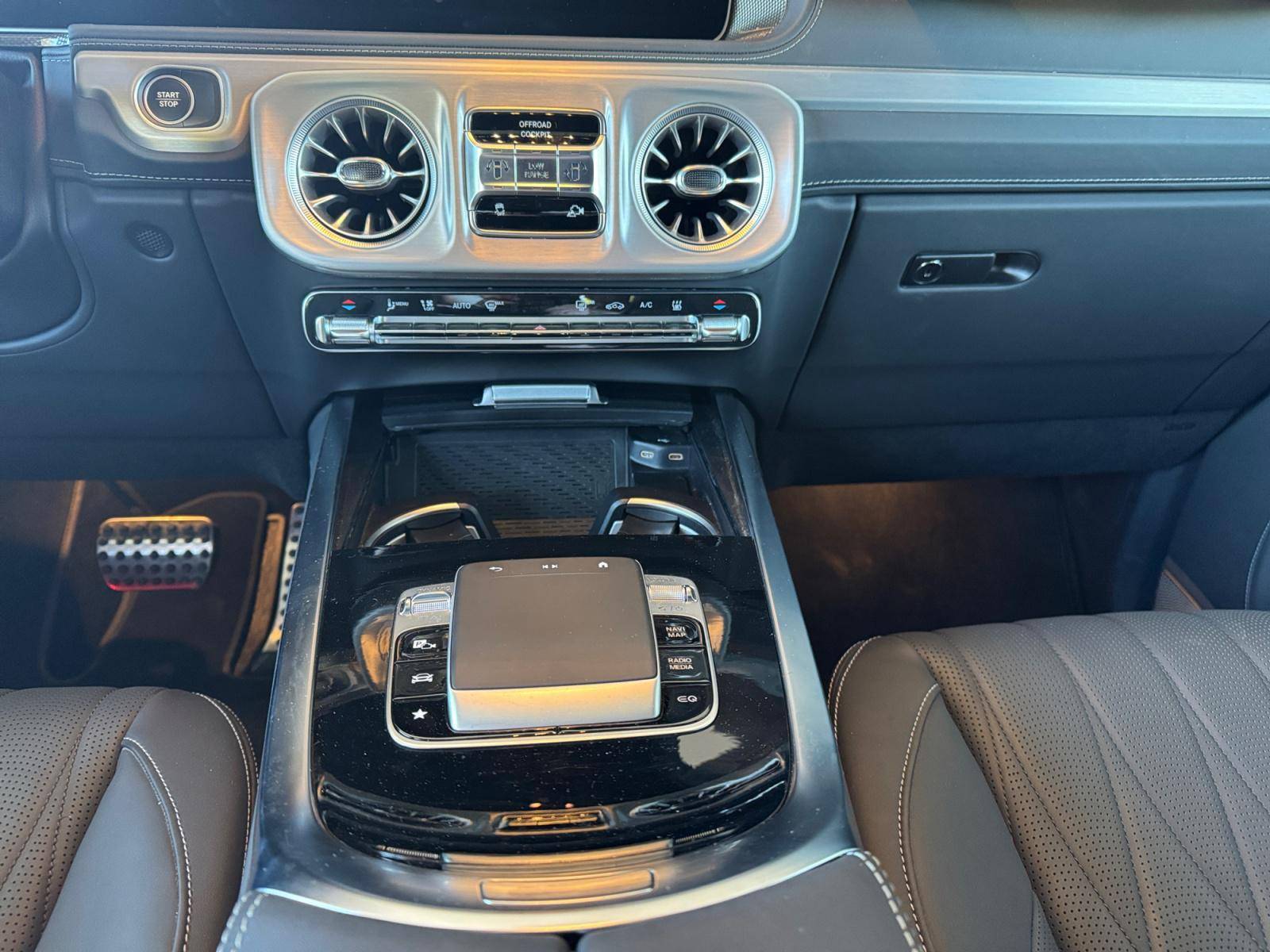 Image Mercedes-Benz CLASSE G G 580 avec technologie EQ AMG Line  G 580 avec technologie EQ AMG Line G 580 avec technologie EQ AMG Line