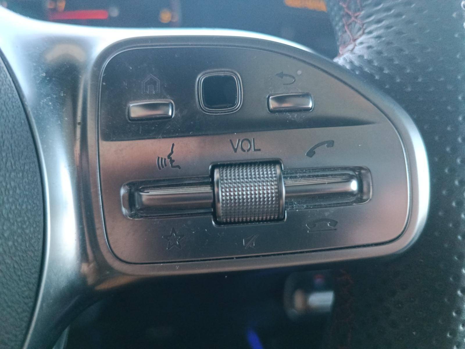 Image Mercedes-Benz GLB 200 d AMG Line  GLB 200 d AMG Line 200 d AMG Line