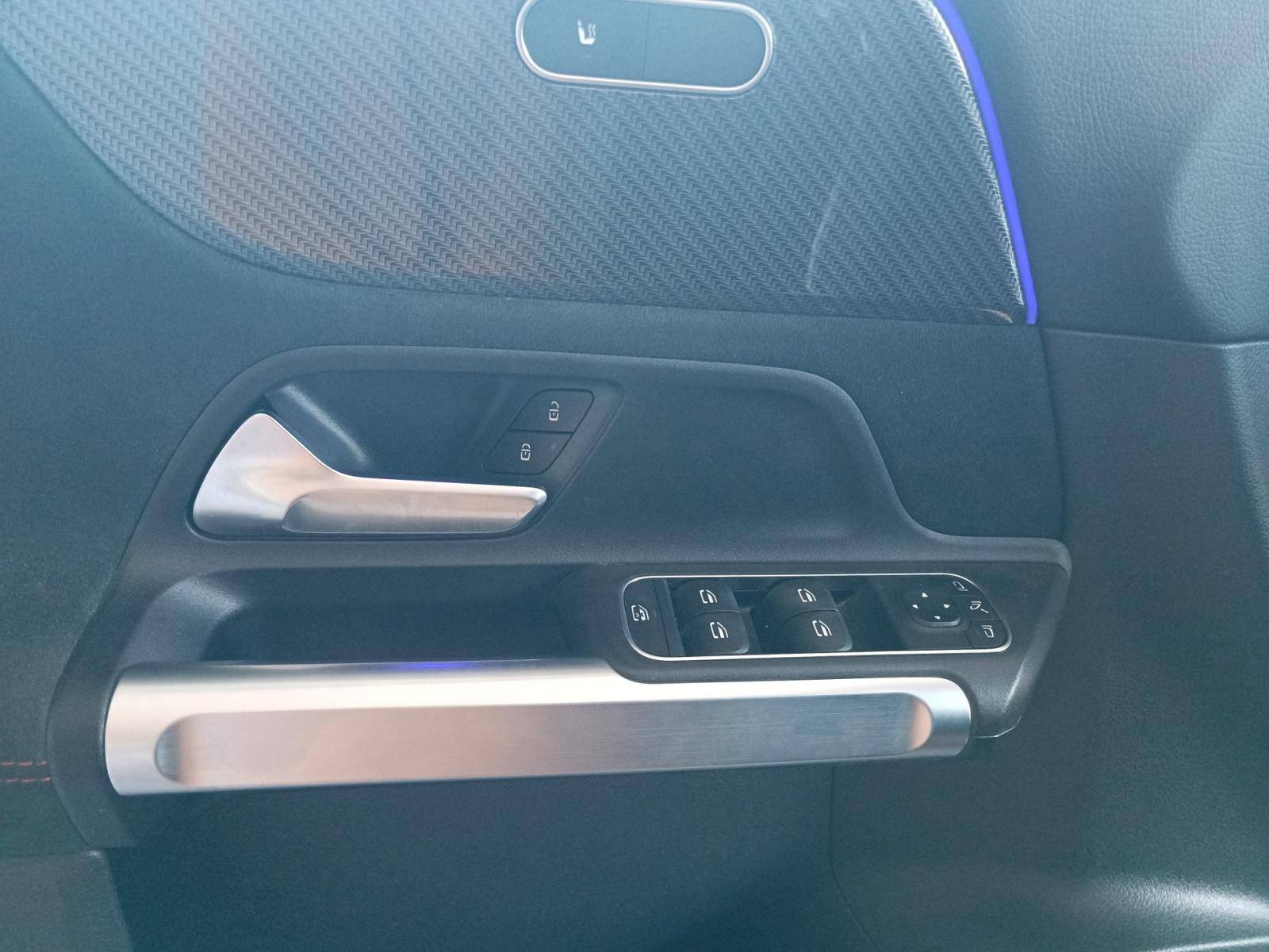 Image Mercedes-Benz GLB 200 d AMG Line  GLB 200 d AMG Line 200 d AMG Line