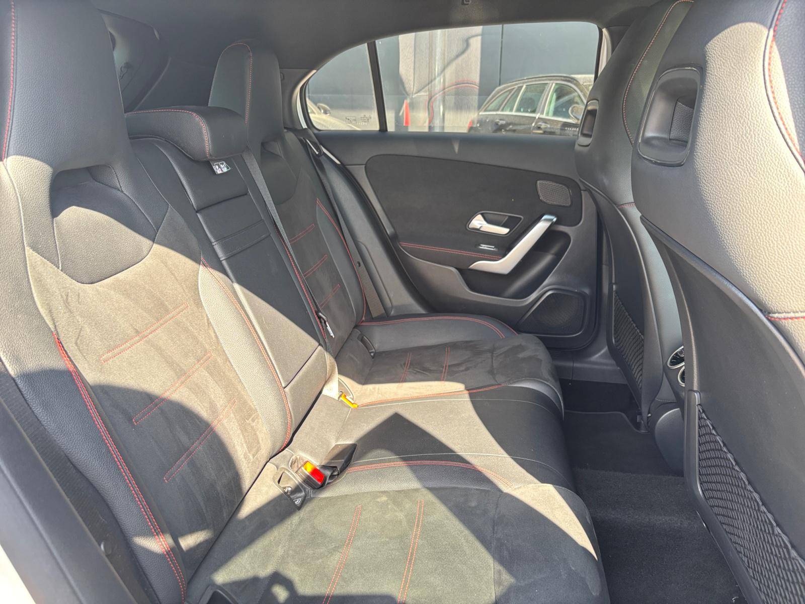 Image Mercedes-Benz CLASSE A 250 e AMG Line  Classe A 250 e Hybrid EQ Berline AMG Line 250 e AMG Line