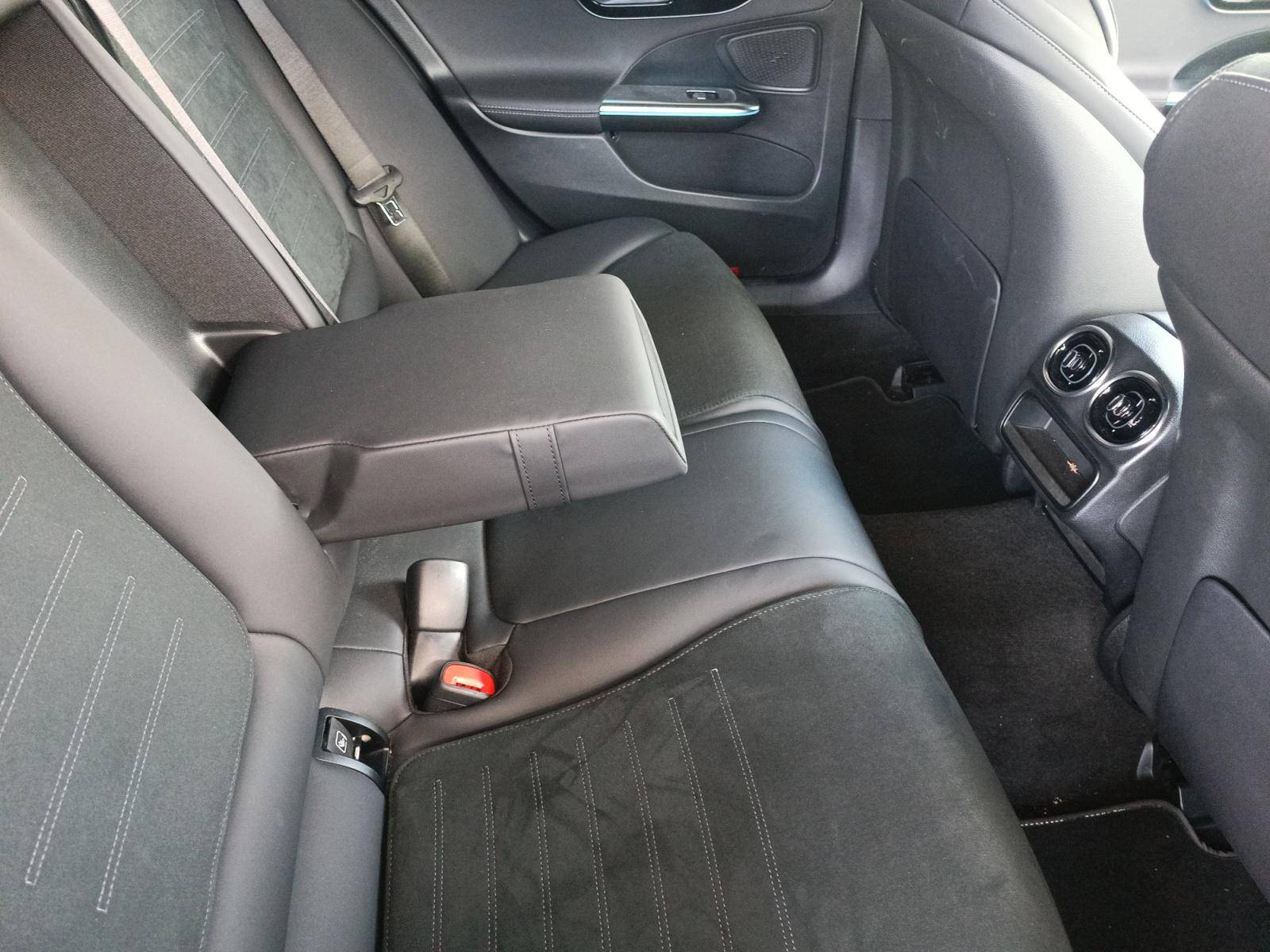 Image Mercedes-Benz CLASSE C BERLINE Classe C 300 e Hybrid EQ Berline AMG Line  Classe C 300 e Hybrid EQ Berline AMG Line Classe C 300 e Hybrid EQ Berline AMG Line