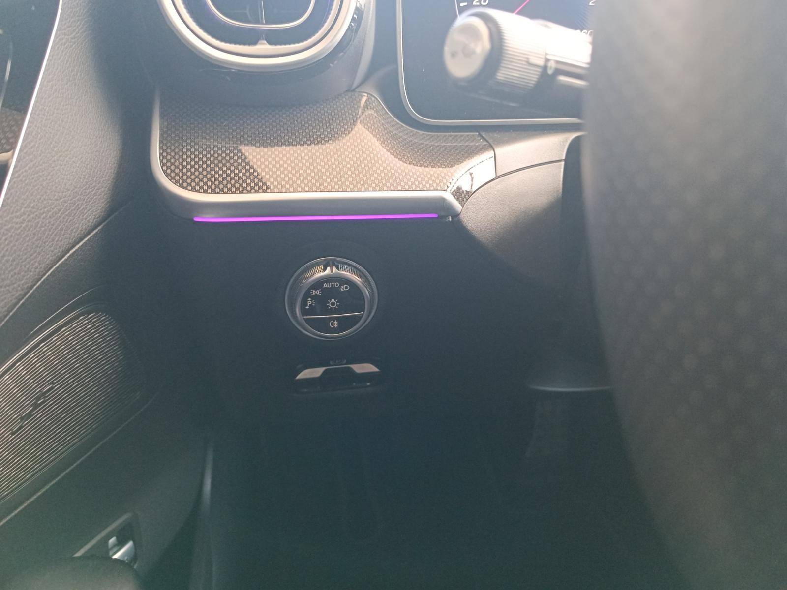 Image Mercedes-Benz CLASSE C BERLINE Classe C 300 e Hybrid EQ Berline AMG Line  Classe C 300 d e Hybrid EQ Berline AMG Line Classe C 300 e Hybrid EQ Berline AMG Line