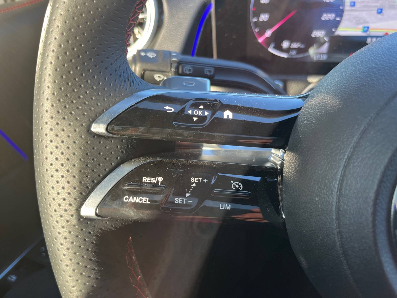 Image Mercedes-Benz GLB 200 d AMG Line  GLB 200 d AMG Line 200 d AMG Line