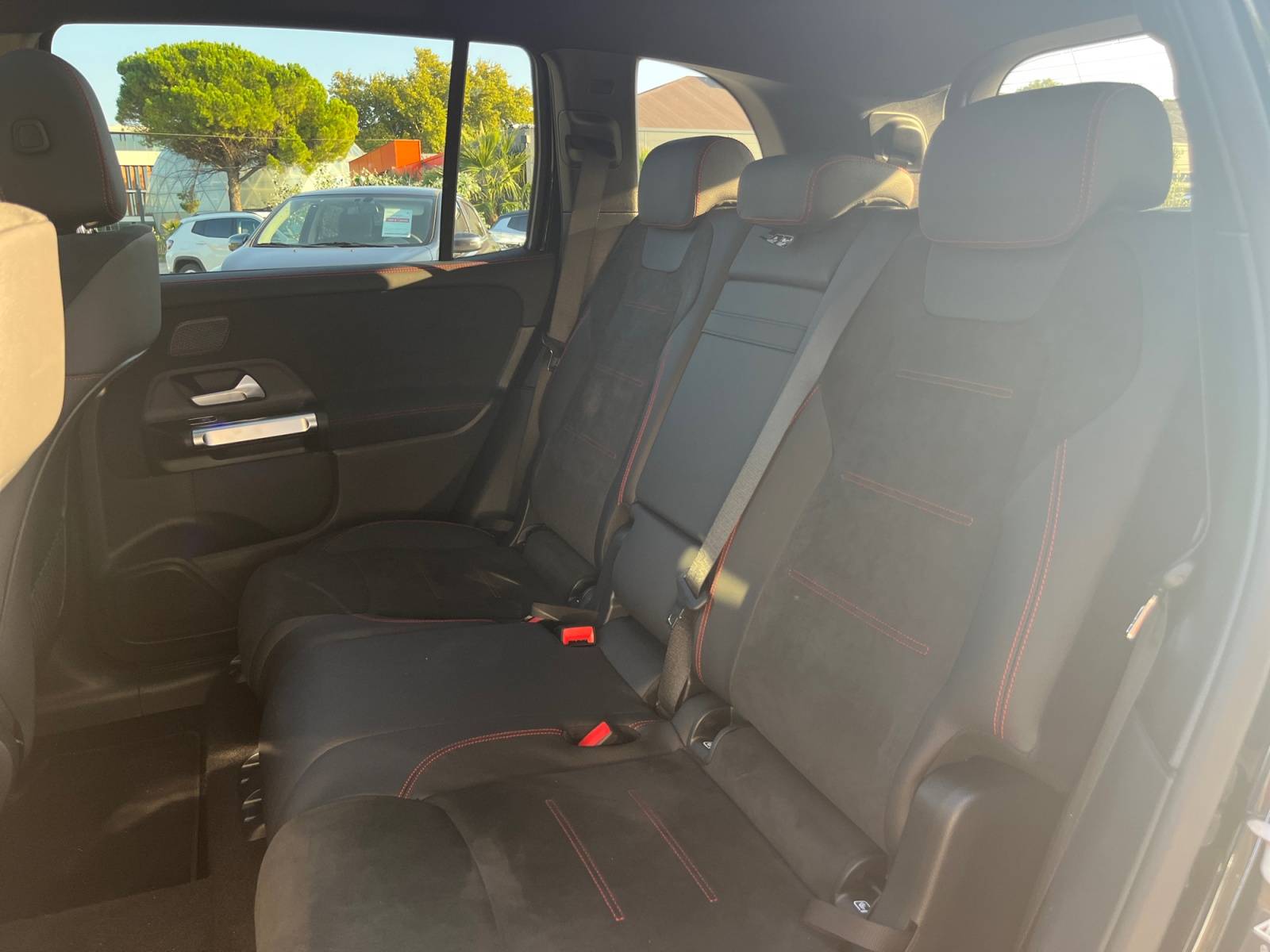 Image Mercedes-Benz GLB 200 d AMG Line  GLB 200 d AMG Line 200 d AMG Line