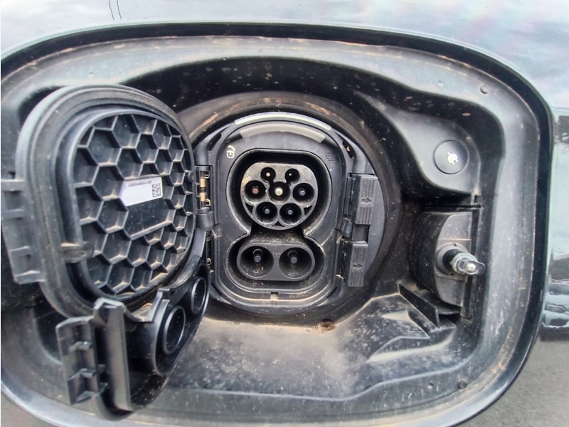 Image Mercedes-Benz GLC SUV GLC 300 e Hybrid EQ 4MATIC Business Line   GLC 300 e Hybrid EQ 4MATIC Business Line