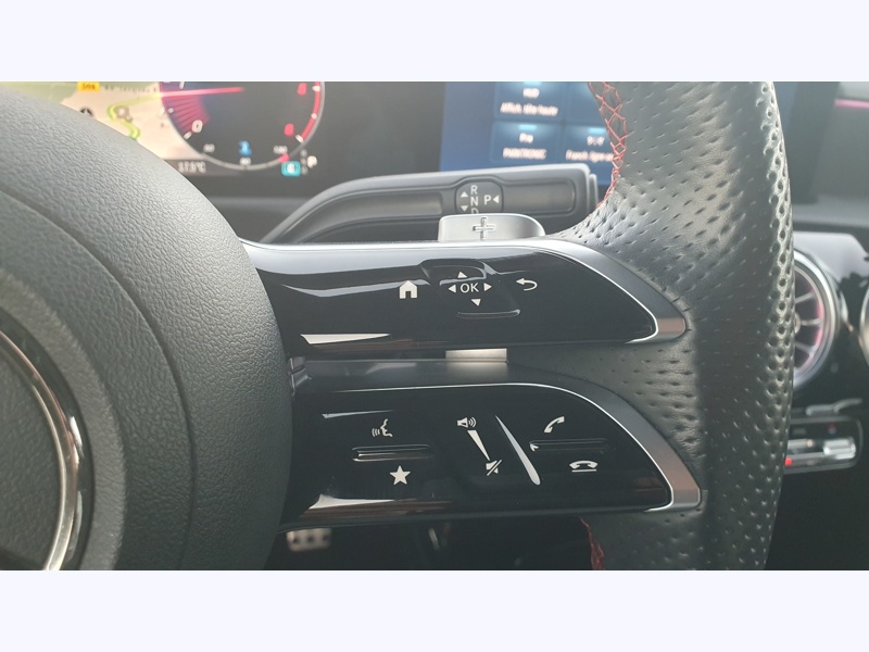 Image Mercedes-Benz CLASSE A 200 d Berline AMG Line   200 d Berline AMG Line