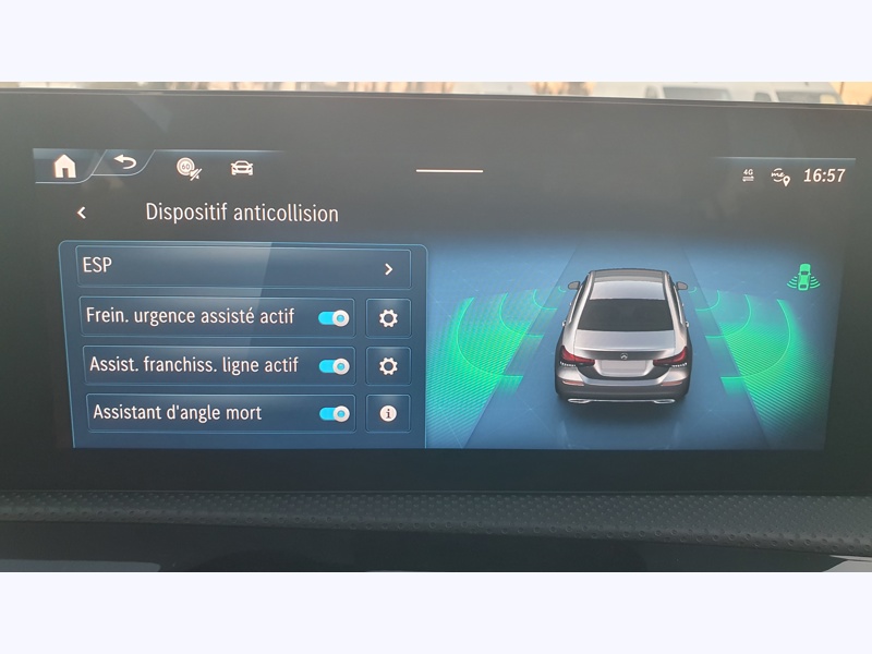 Image Mercedes-Benz CLASSE A 200 d Berline AMG Line   200 d Berline AMG Line