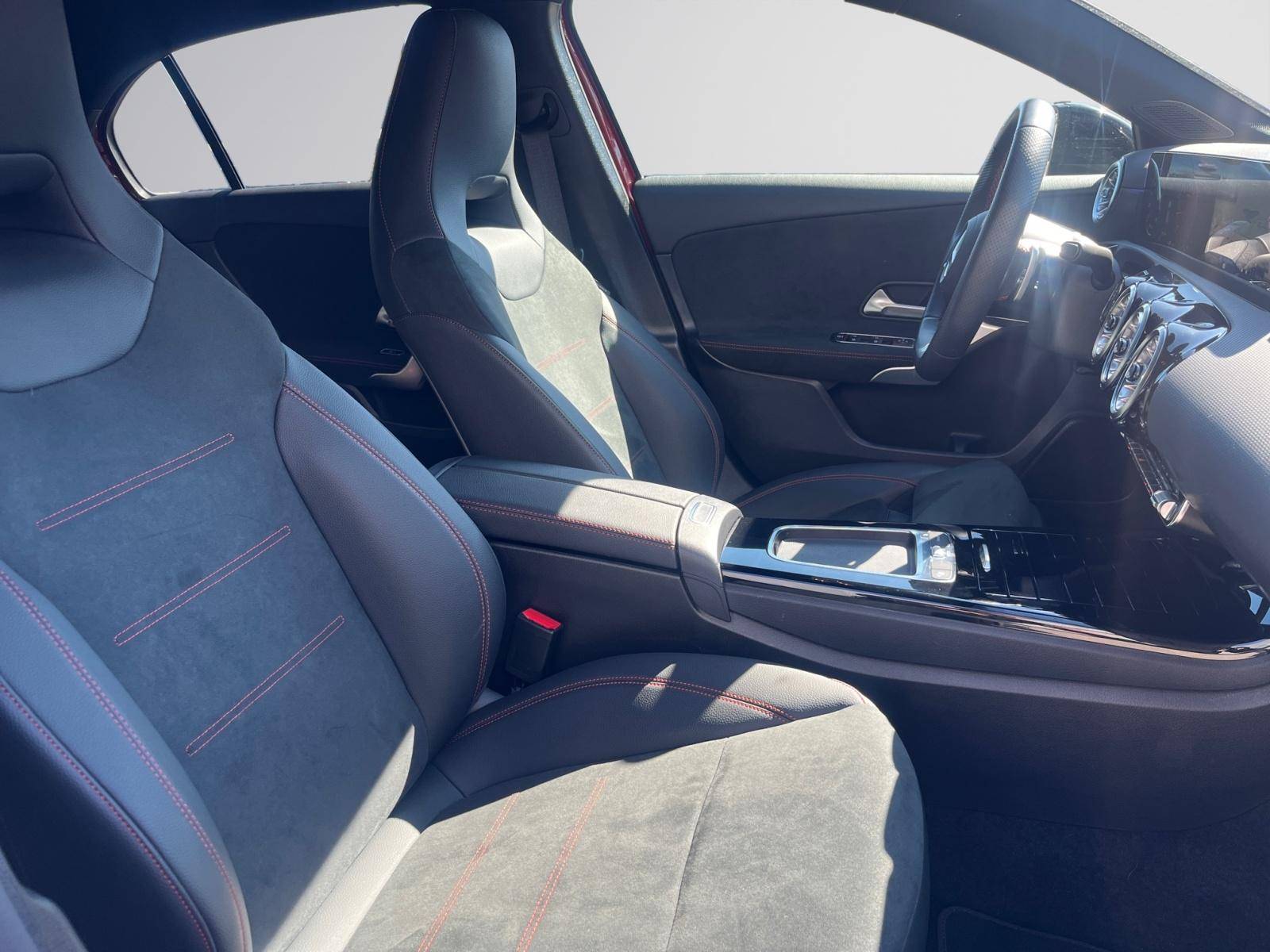 Image Mercedes-Benz CLASSE A 180 d AMG Line  Classe A 180 d AMG Line 180 d AMG Line