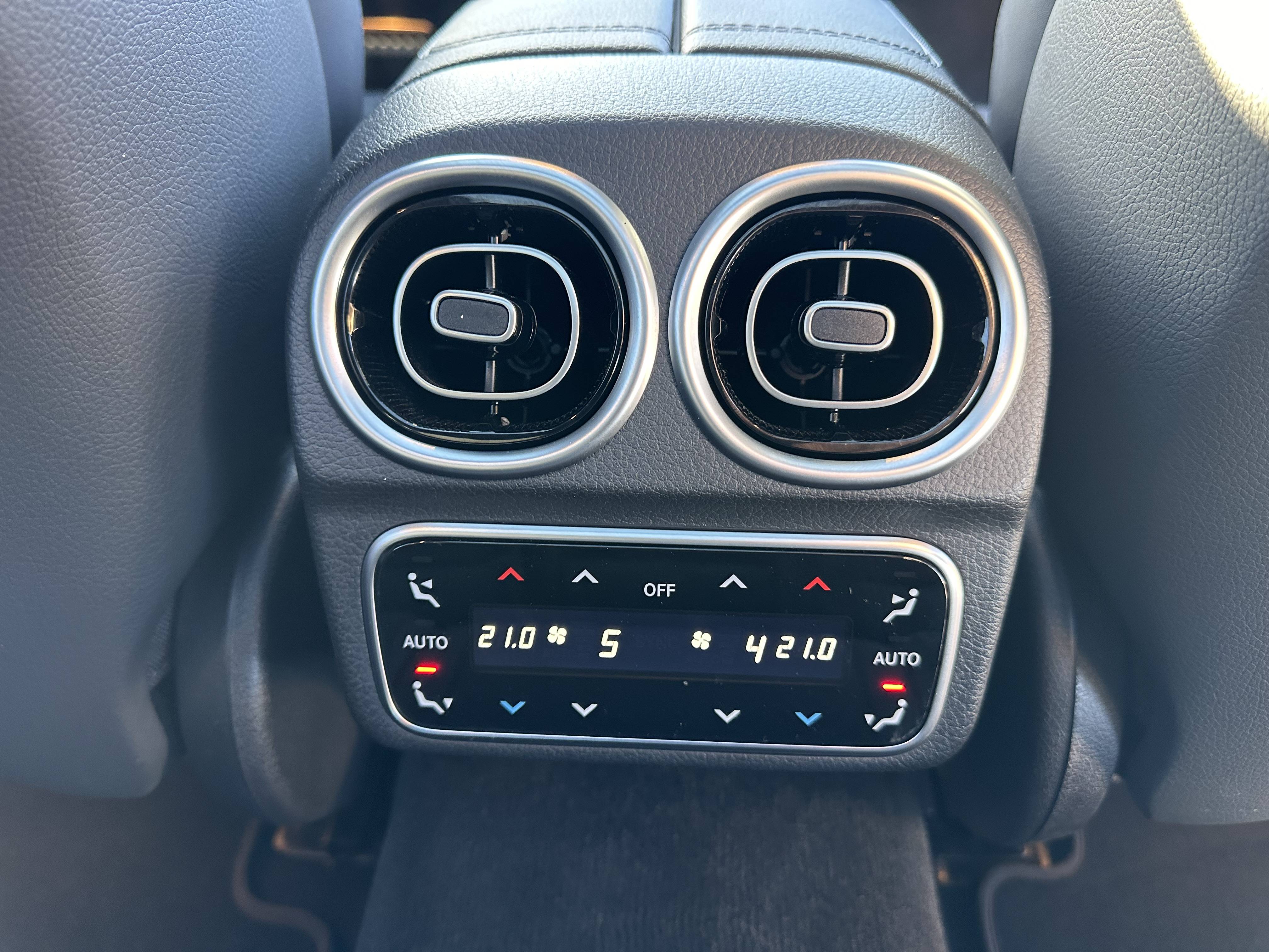 Image Mercedes-Benz CLASSE C BREAK Classe C 300 e Break AMG line  Classe C 300 e Hybrid EQ Break AMG Line Classe C 300 e Break AMG line