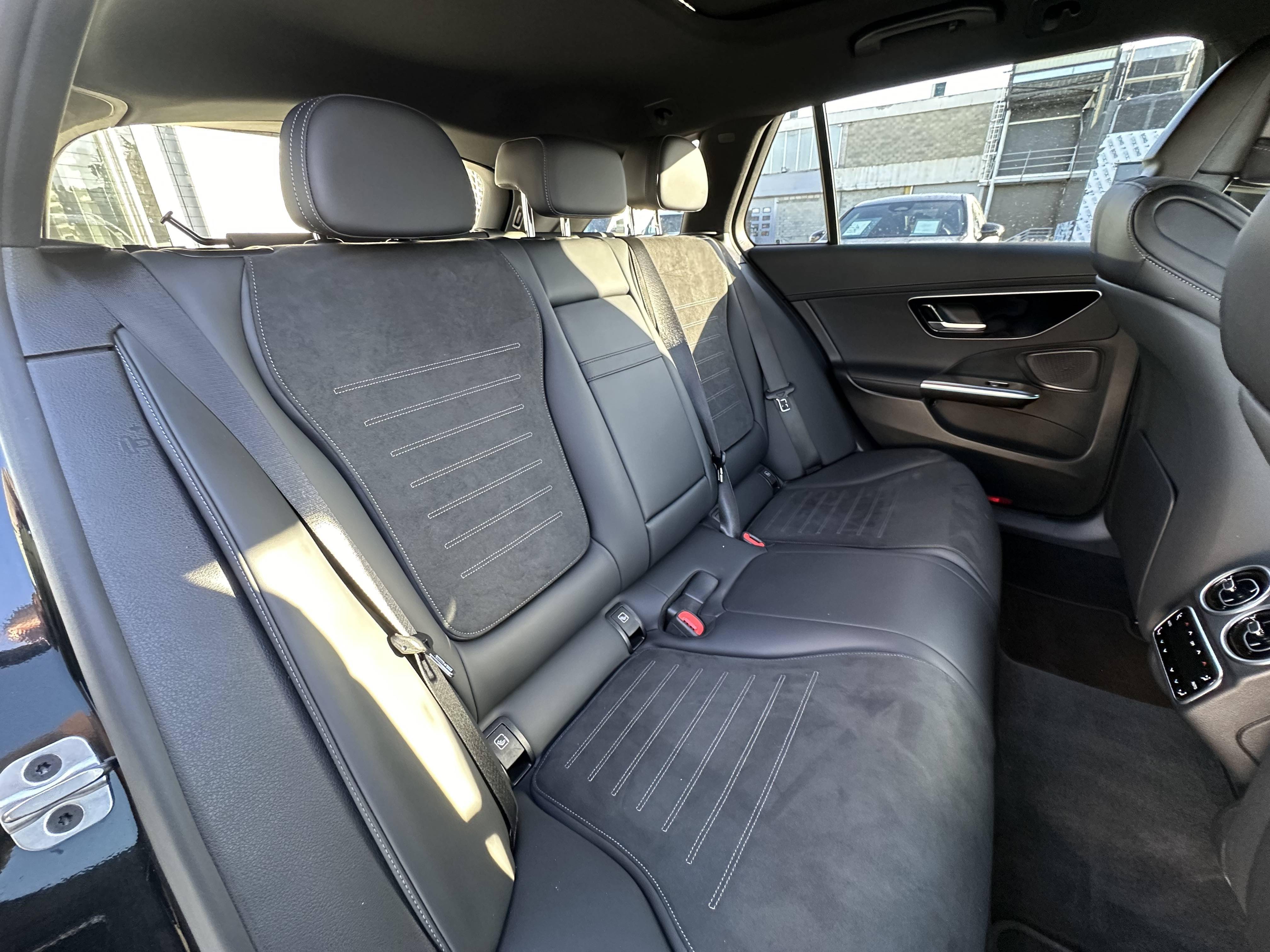 Image Mercedes-Benz CLASSE C BREAK Classe C 300 e Break AMG line  Classe C 300 e Hybrid EQ Break AMG Line Classe C 300 e Break AMG line